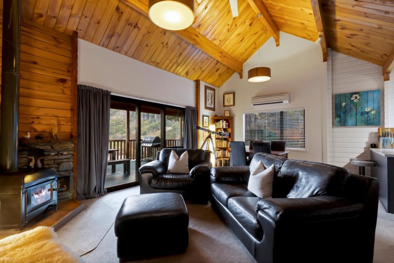 Kereru Cottage, Cosy Log Cabin, Serene Lake & Mountain Views كوينستاون المظهر الخارجي الصورة