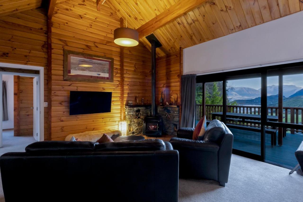 Kereru Cottage, Cosy Log Cabin, Serene Lake & Mountain Views كوينستاون المظهر الخارجي الصورة
