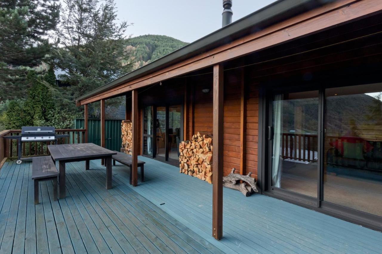 Kereru Cottage, Cosy Log Cabin, Serene Lake & Mountain Views كوينستاون المظهر الخارجي الصورة